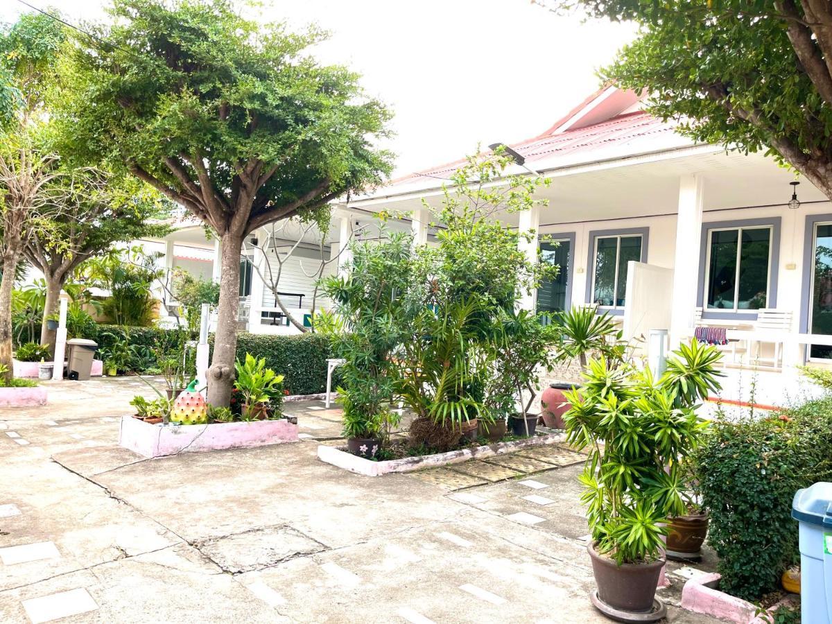 Insook Ko Larn Resort Ngoại thất bức ảnh