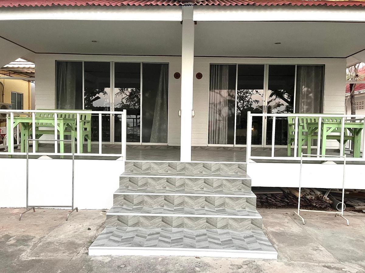 Insook Ko Larn Resort Ngoại thất bức ảnh