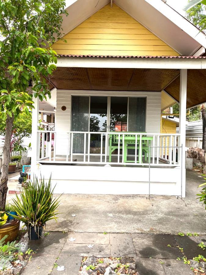 Insook Ko Larn Resort Ngoại thất bức ảnh
