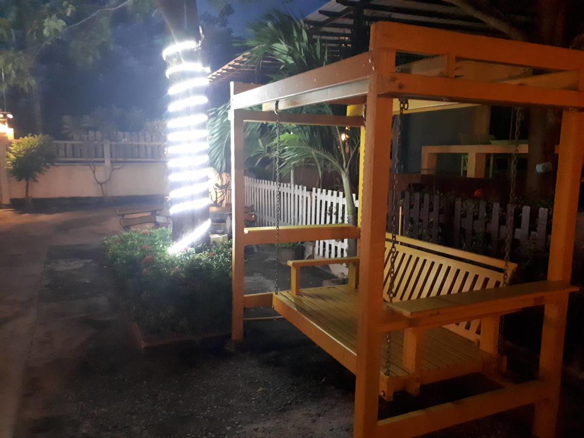 Insook Ko Larn Resort Ngoại thất bức ảnh