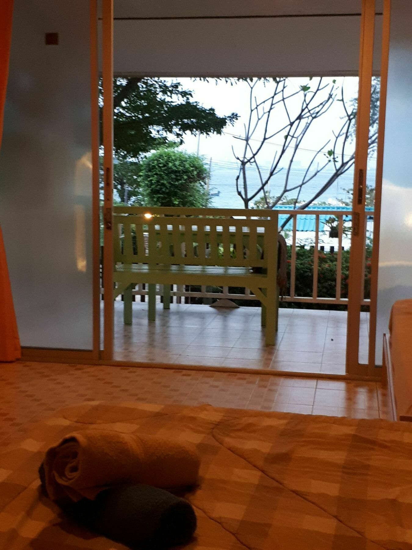 Insook Ko Larn Resort Ngoại thất bức ảnh